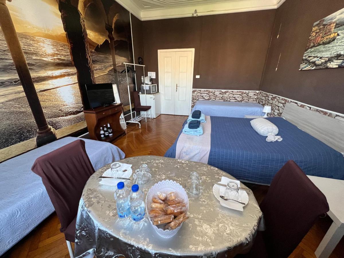 B&B Piazza Della Vittoria Генуа Екстериор снимка